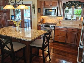 681 N Clinton Avenue, Lindenhurst NY 11757