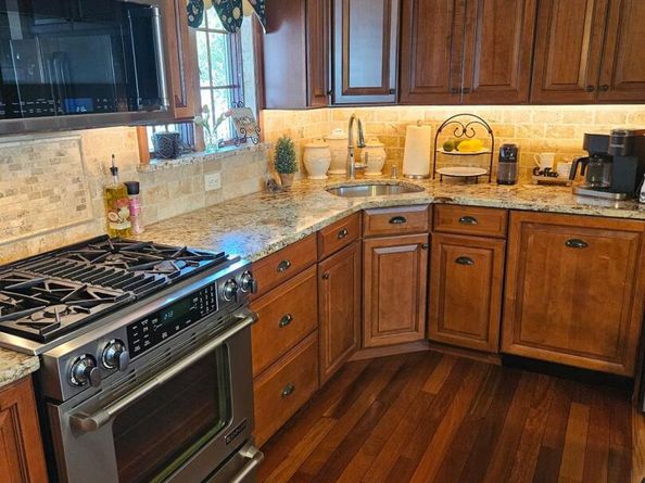 681 N Clinton Avenue, Lindenhurst NY 11757