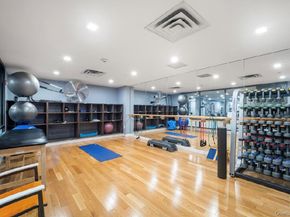 10 City Place 8B, White Plains NY 10601