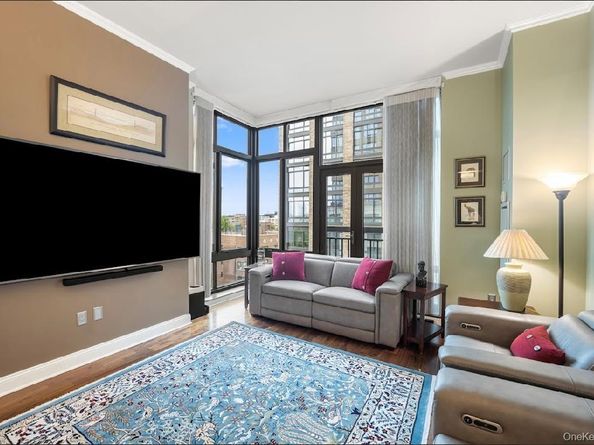 10 City Place 8B, White Plains NY 10601