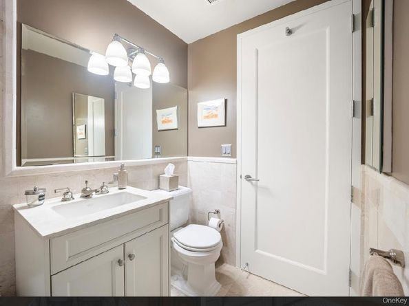 10 City Place 8B, White Plains NY 10601