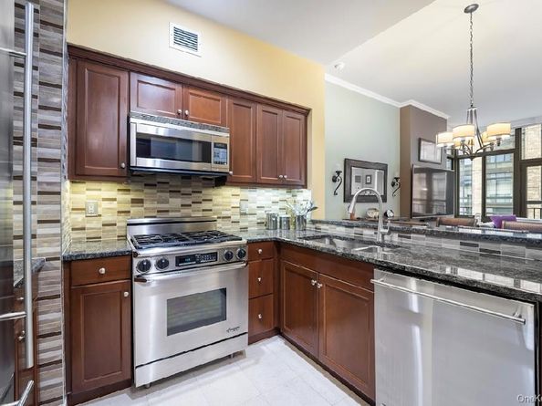 10 City Place 8B, White Plains NY 10601