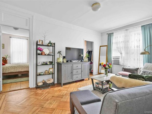 6058 60th Road, Maspeth NY 11378