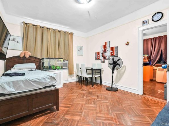 6058 60th Road, Maspeth NY 11378