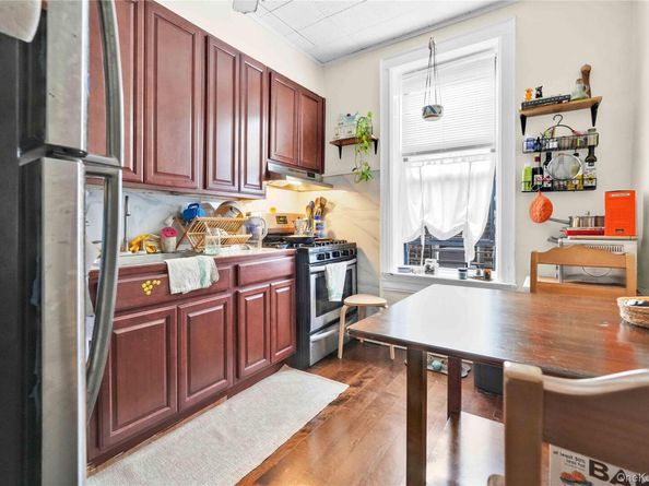6058 60th Road, Maspeth NY 11378