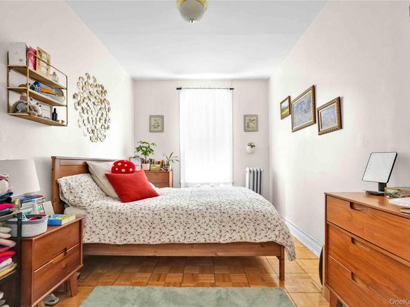 6058 60th Road, Maspeth NY 11378