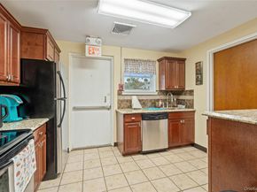 53 Freedom Lane, Coram NY 11727