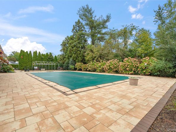 53 Freedom Lane, Coram NY 11727