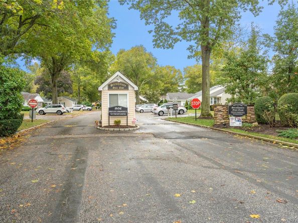 53 Freedom Lane, Coram NY 11727