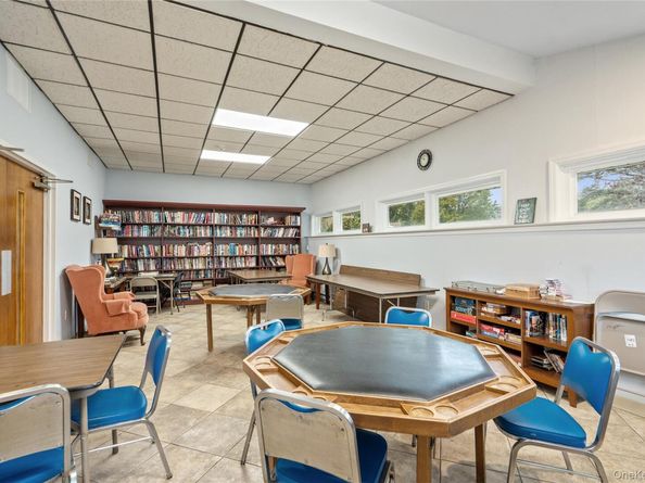 53 Freedom Lane, Coram NY 11727