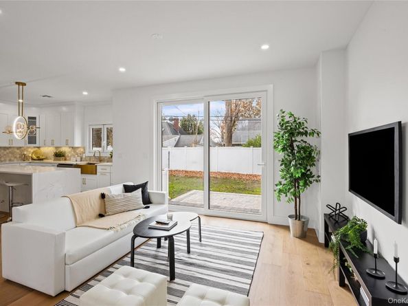 182 Friends Lane, Westbury NY 11590