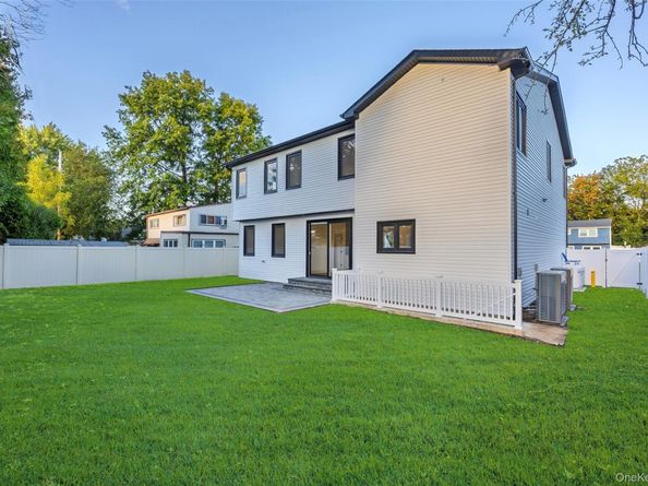 182 Friends Lane, Westbury NY 11590