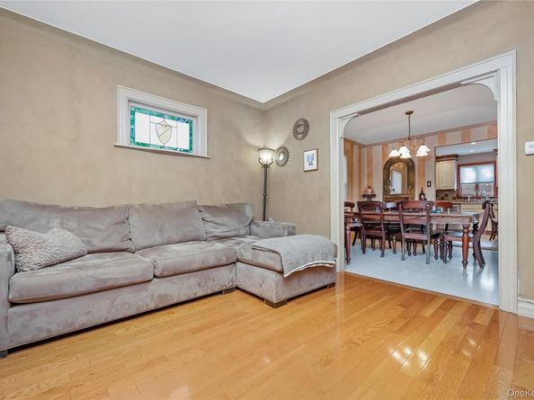 6422 72nd Street, Middle Village NY 11379