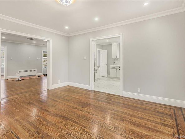 327 N Forest Avenue, Rockville Centre NY 11570