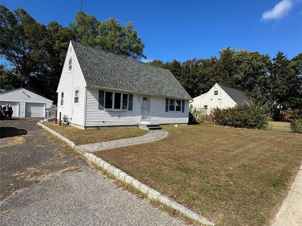 100 Marshall Drive, Selden NY 11784