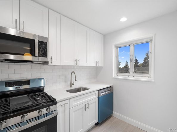 221-26 Manor Road 116, Queens Village NY 11427