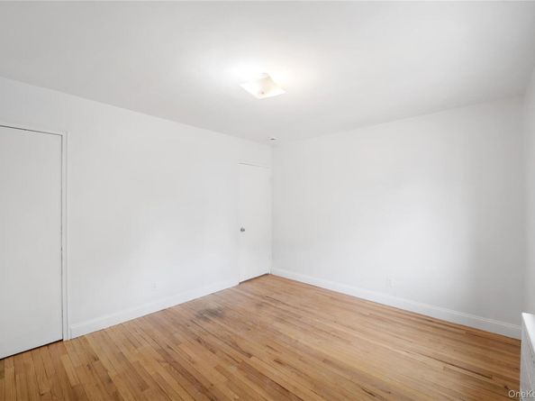 221-26 Manor Road 116, Queens Village NY 11427