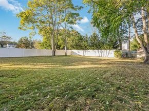 209 Cirrus Road, Holbrook NY 11741
