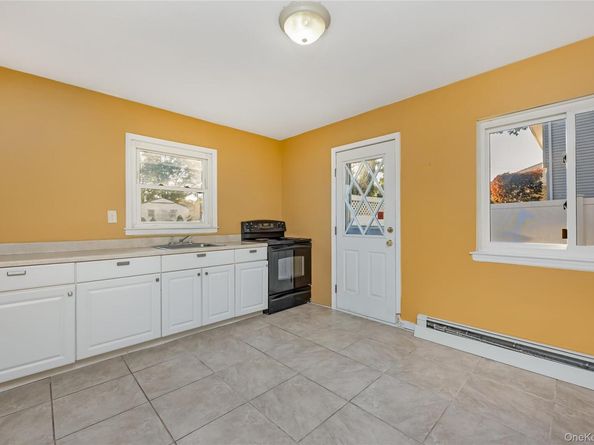 209 Cirrus Road, Holbrook NY 11741