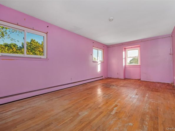 209 Cirrus Road, Holbrook NY 11741