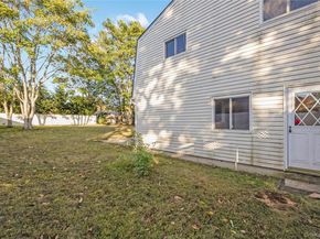209 Cirrus Road, Holbrook NY 11741