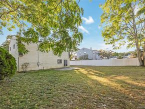 209 Cirrus Road, Holbrook NY 11741