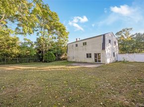 209 Cirrus Road, Holbrook NY 11741