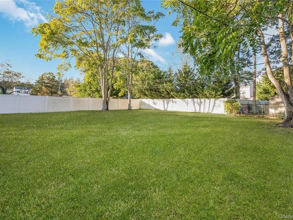 209 Cirrus Road, Holbrook NY 11741