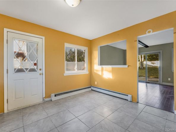 209 Cirrus Road, Holbrook NY 11741