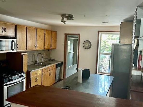 575 Warren Street 4R, Brooklyn NY 11217