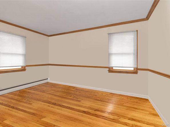 459 Albany Avenue, Lindenhurst NY 11757