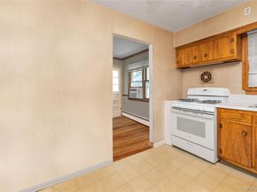 459 Albany Avenue, Lindenhurst NY 11757