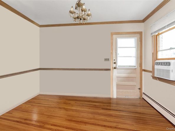 459 Albany Avenue, Lindenhurst NY 11757
