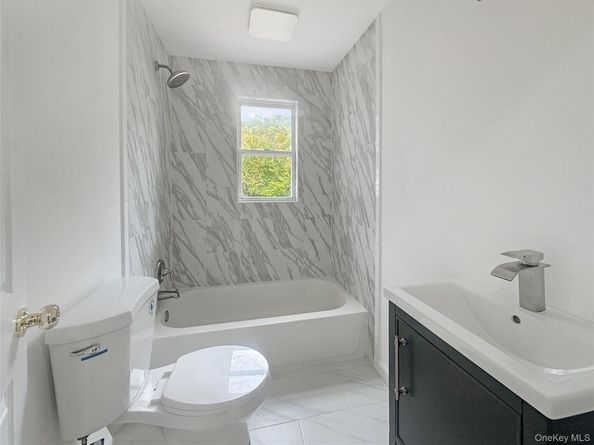 86 Wilson Avenue, Medford NY 11763