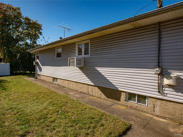 2672 Martin Avenue, Bellmore NY 11710