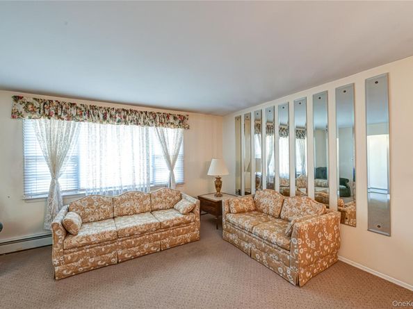 2672 Martin Avenue, Bellmore NY 11710