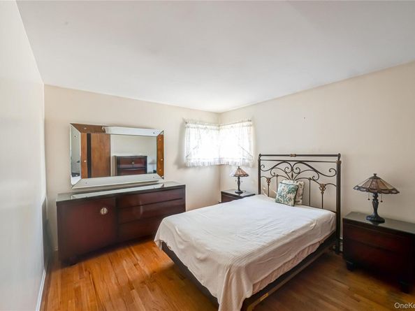 2672 Martin Avenue, Bellmore NY 11710