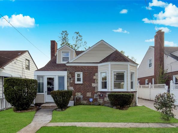 138 Windsor Parkway, Hempstead NY 11550