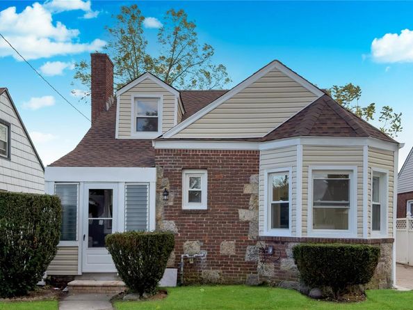 138 Windsor Parkway, Hempstead NY 11550