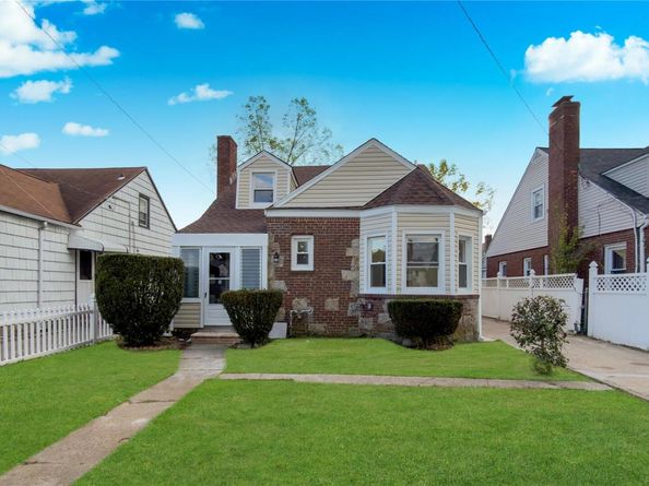 138 Windsor Parkway, Hempstead NY 11550