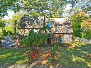 5 Melia Way, Huntington Station NY 11746