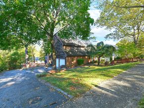 5 Melia Way, Huntington Station NY 11746
