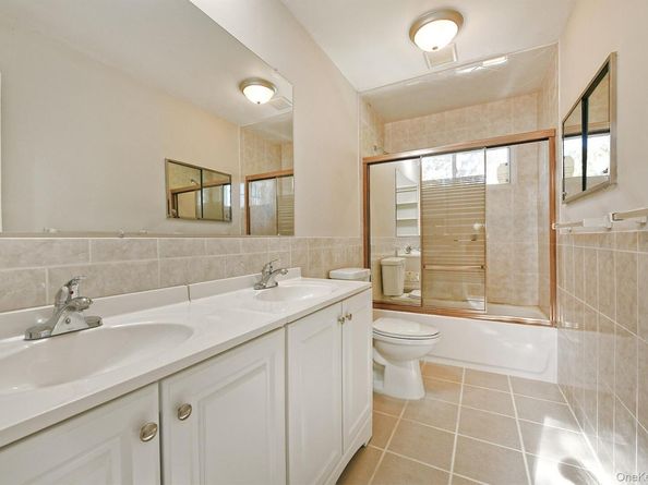 5 Melia Way, Huntington Station NY 11746