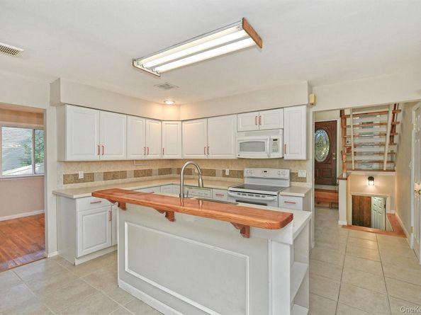 5 Melia Way, Huntington Station NY 11746