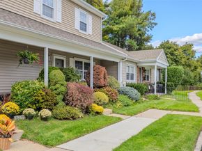 78 Hayloft Court, Huntington Station NY 11746