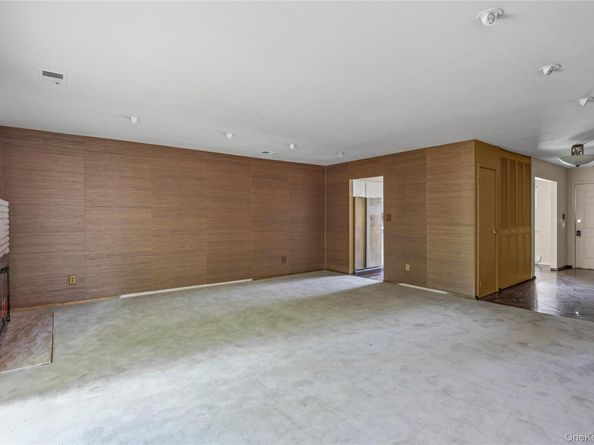 78 Hayloft Court, Huntington Station NY 11746