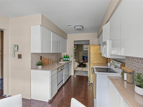 78 Hayloft Court, Huntington Station NY 11746