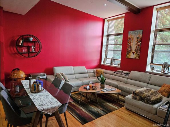 76-18 69th Place 3K, Glendale NY 11385