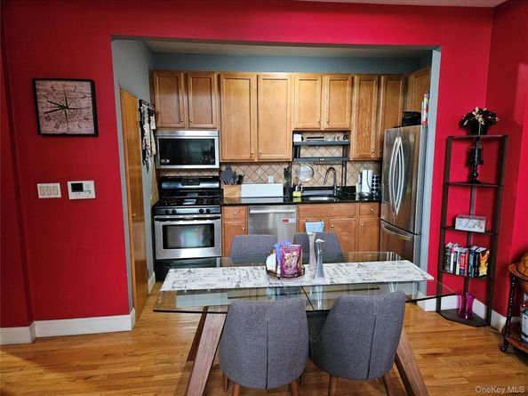 76-18 69th Place 3K, Glendale NY 11385