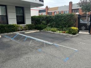 76-18 69th Place 3K, Glendale NY 11385
